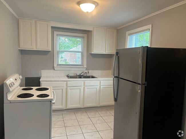Building Photo - 2242 Ervin St Rental