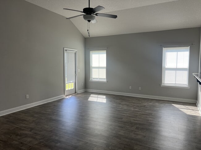 Photo - 364 Thorp Circle