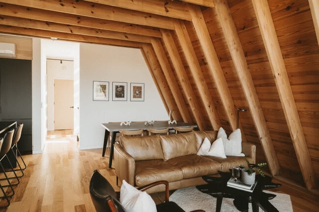 Photo - 503 NW D St Unit ID1363333P