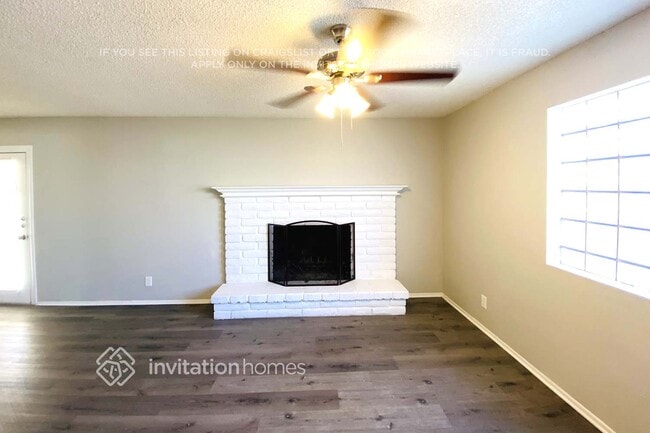Photo - 701 N Comanche Dr