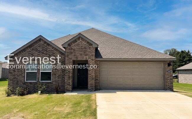 Building Photo - 4-Bed/ 2-Bath Home/Pet Friendly/ Voucher Accepted/Available Now!