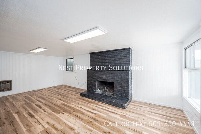 Photo - 1221 S Baker St Unit B