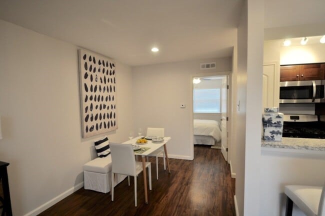 Building Photo - 4903-4911 Junius St Rental