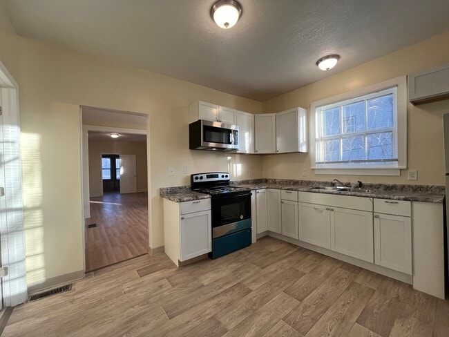 Photo - 595 Park St Unidad Lower