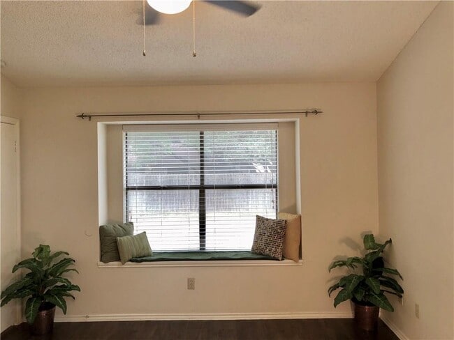 Photo - 1321 Piney Creek Ln