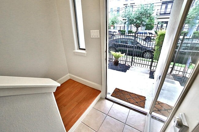 Photo - 407 Jackson Hill St