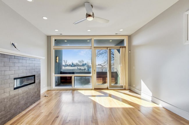 Photo - 2424 W Chicago Ave Unit 301