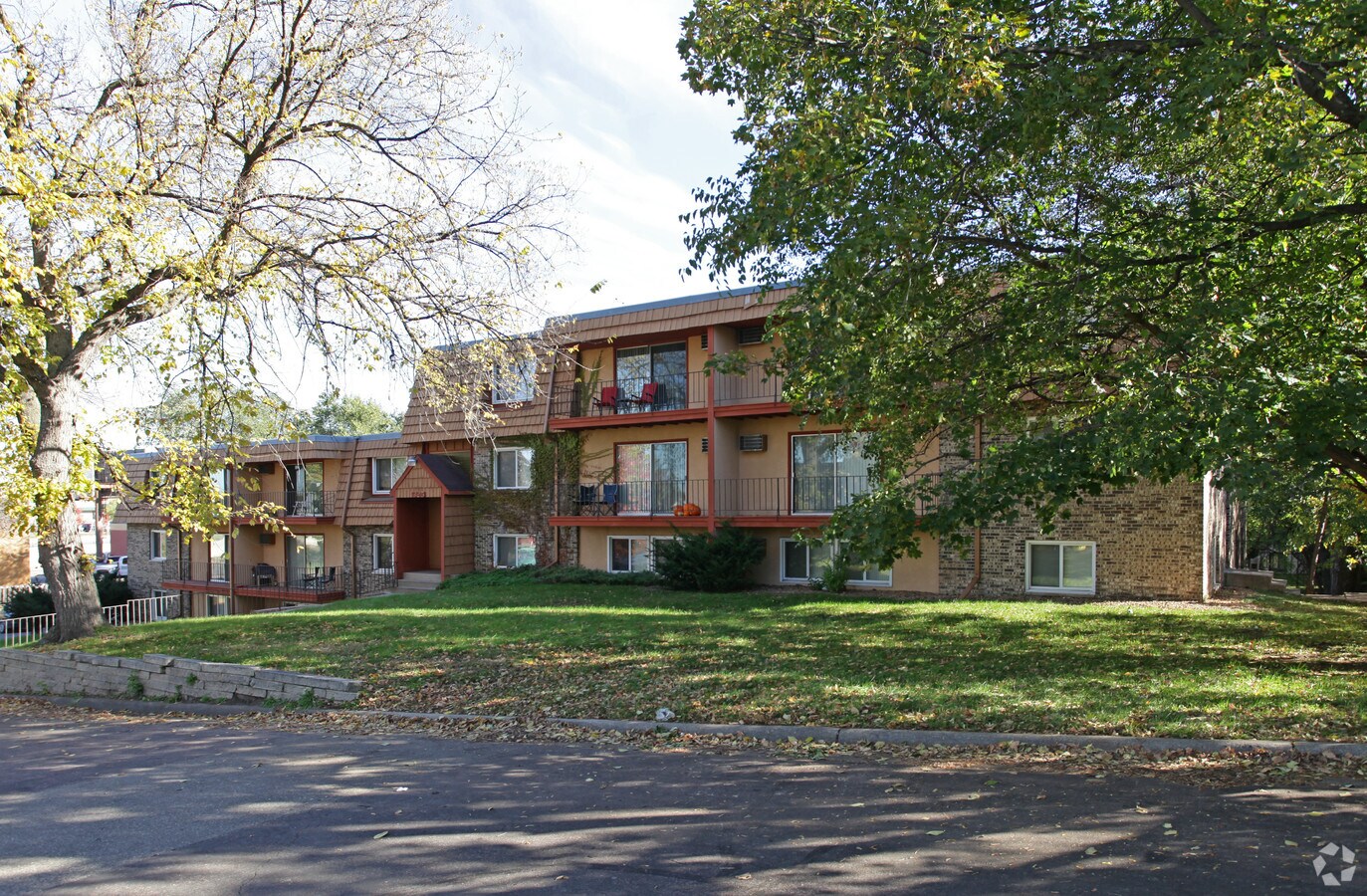 Foto principal - 1325 Jersey Ave S
