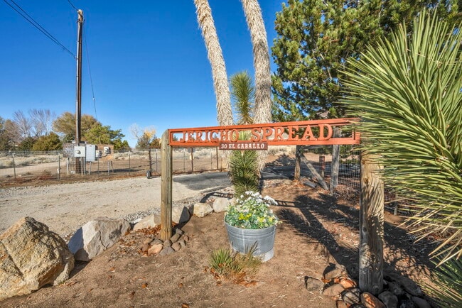 Building Photo - 30 El Caballo Trail