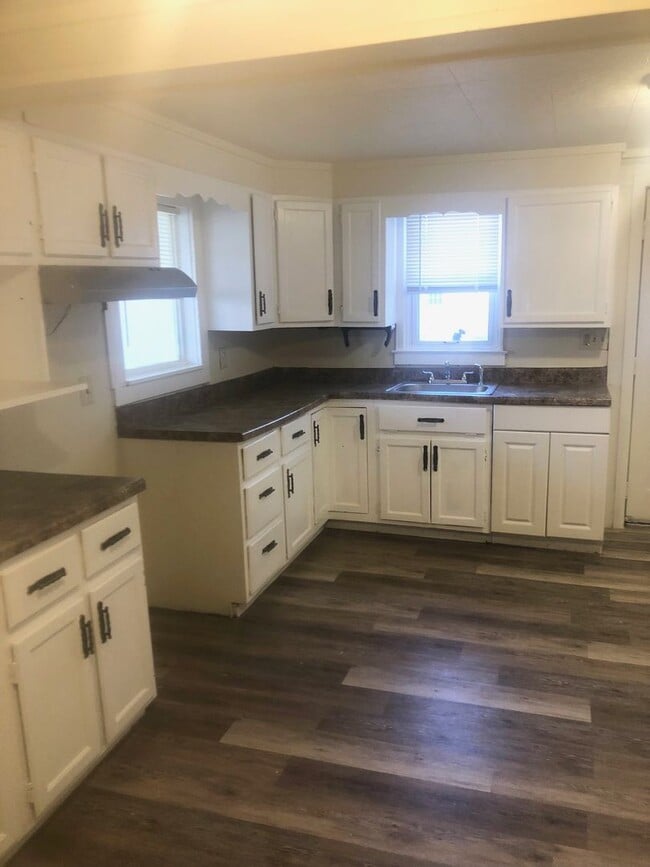 Photo - Updated Seymour Unit for Rent