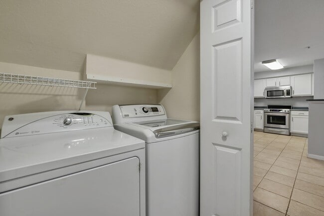 Photo - 2801 Chancellorsville Dr Unidad 137