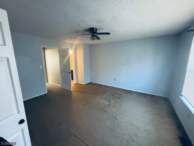 Photo - 34 Colleen Ct