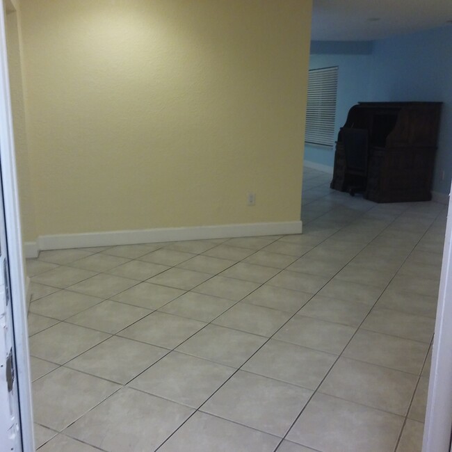 Photo - 308 SW 18th Ave