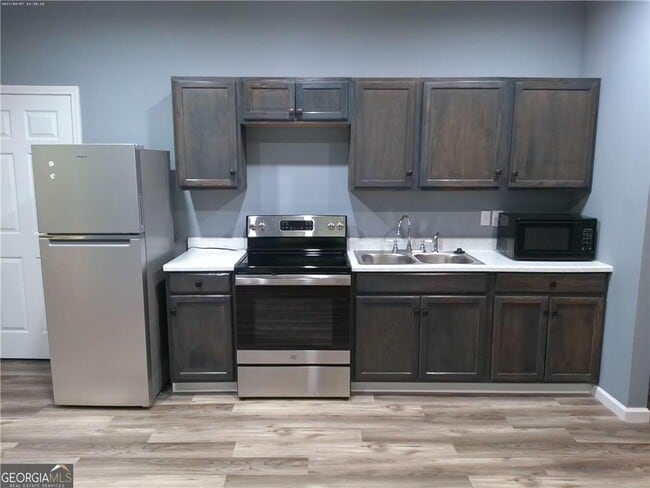 Photo - 1471 Cliffview Ter Unit B