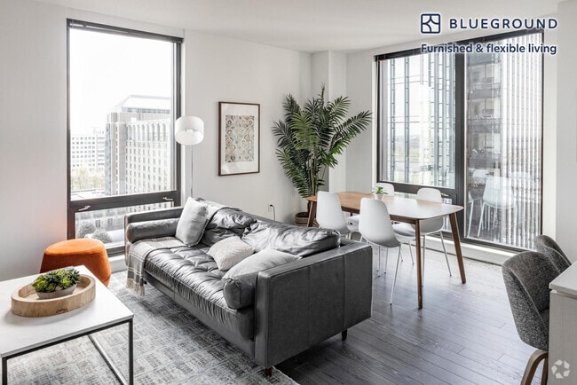 Building Photo - 11850 Freedom Dr Rental