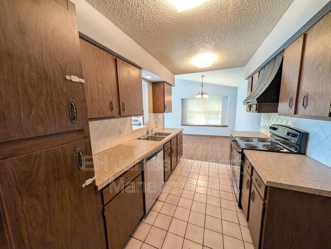 Photo - 7323 S Canton Ave