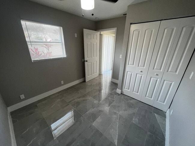 Photo - 2067 Laura Ln