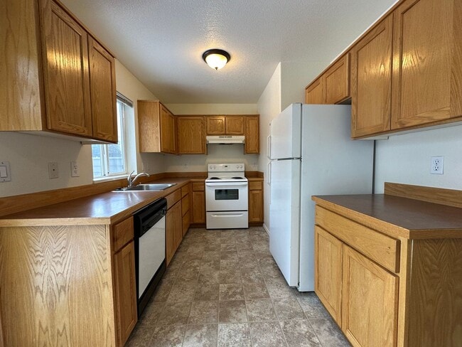 Photo - Cozy 2 Bed, 1.5 Bath Town Home!
