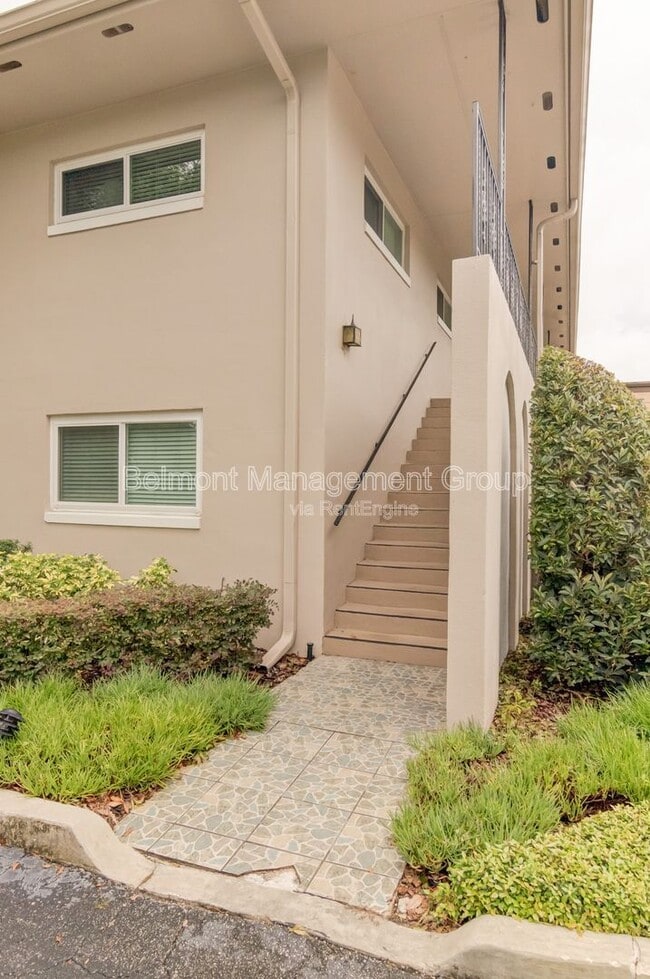 Photo - 644 N Knowles Ave Unit 8