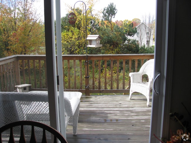 Building Photo - 1765 St Joseph St Rental