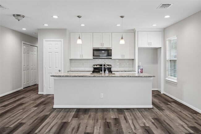 Photo - 3344 Simmons St
