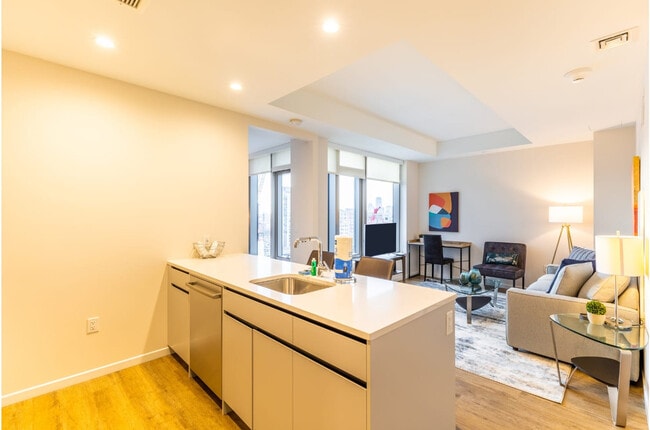 Photo - 131 Seaport Blvd Unidad SI FL15-ID1050364P