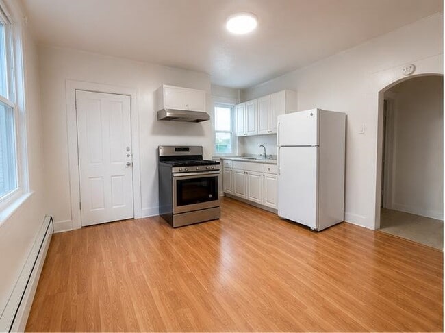 Photo - 92 Laidlaw Ave Unit 1