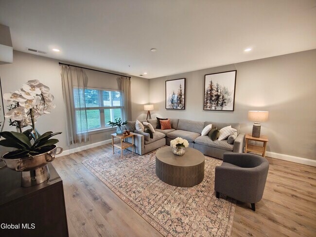 3102 Zenith Ln