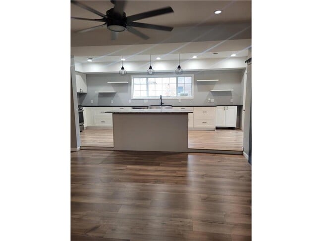 Photo - 47 6th Ave S