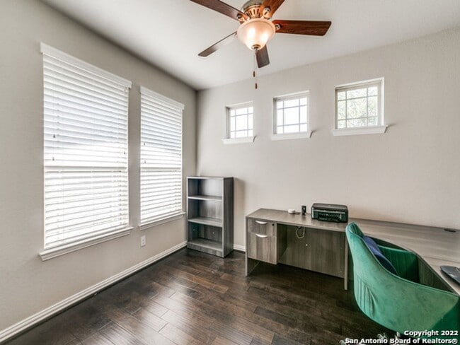 Photo - 4 Bedroom/3.5 Bathroom Alamo Ranch