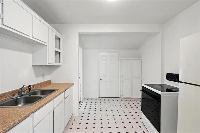 Photo - 2837 Avenue A