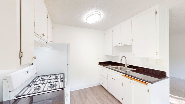 Photo - 980 Ignacio Blvd Unidad 9