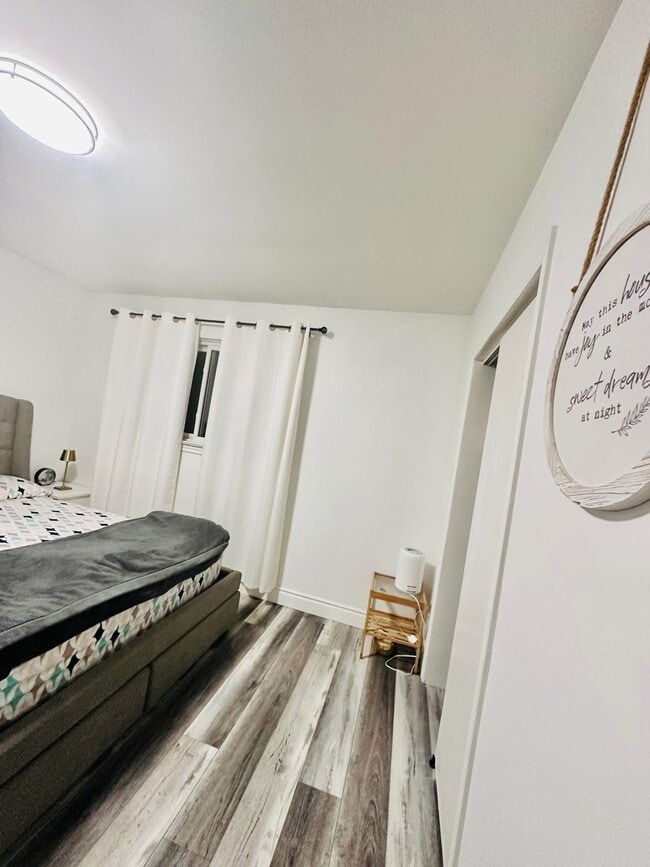 Photo - 3 BED - 1 BATH - HAMILTON - MAIN UNIT Unité 1