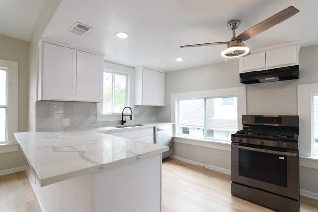 Photo - 615 Pacific St