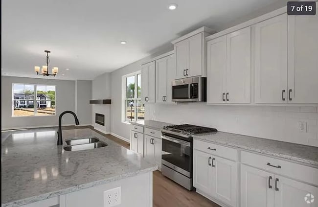 Building Photo - Modern Elegance Meets Everyday Comfort in ... Rental