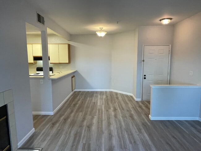 Building Photo - 1280 Stanhope Ln Unit 146 Rental