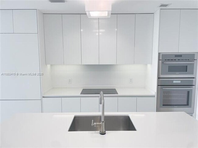 Photo - 700 NE 24th St Unit 700 NE 24th St  4706