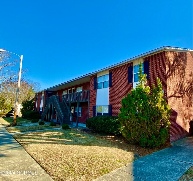 Building Photo - 772 E 3rd St Unit K Rental