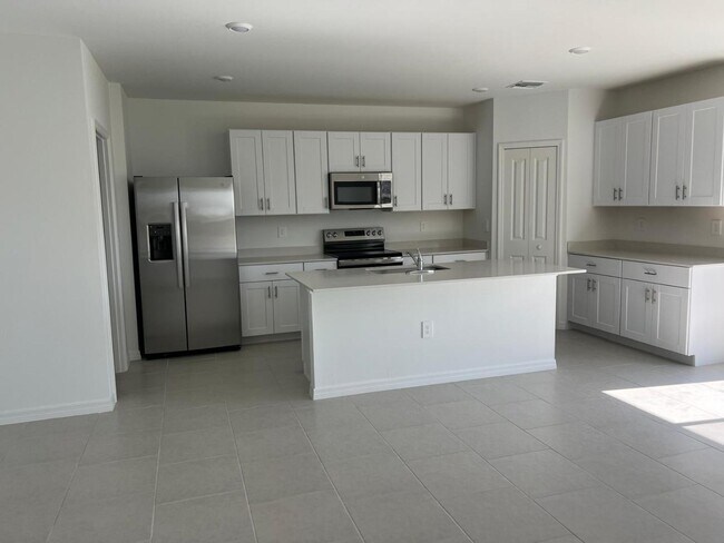 Building Photo - 372 Compese Ave S