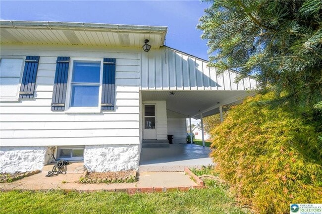 Photo - 2243 2nd St