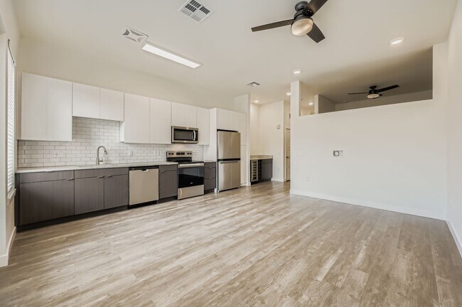 Photo - Avian Apartments