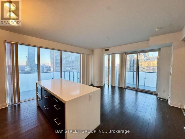 Photo - 1080 Bay St. Unit 3310
