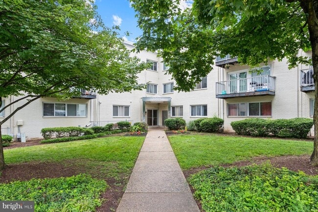 Building Photo - 1009 Chillum Rd Unit 305 Rental