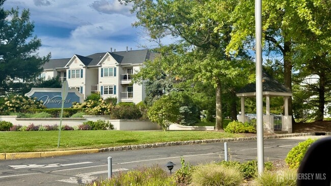 1133 Waterford Dr