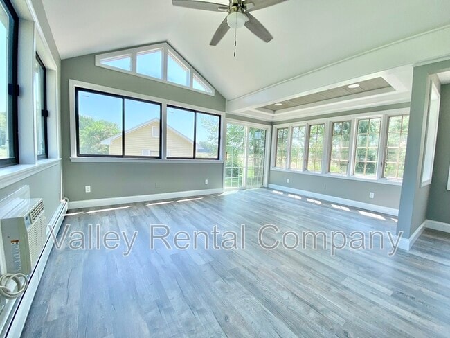 Photo - 110 East St
