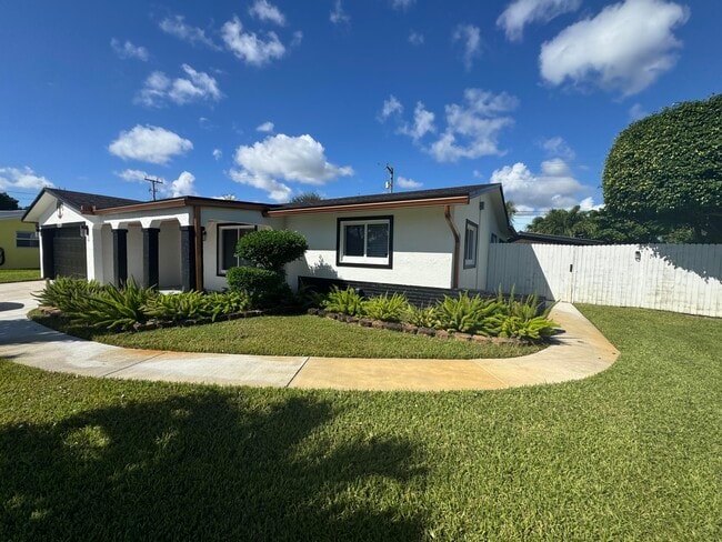 Photo - 10339 Daphne Ave