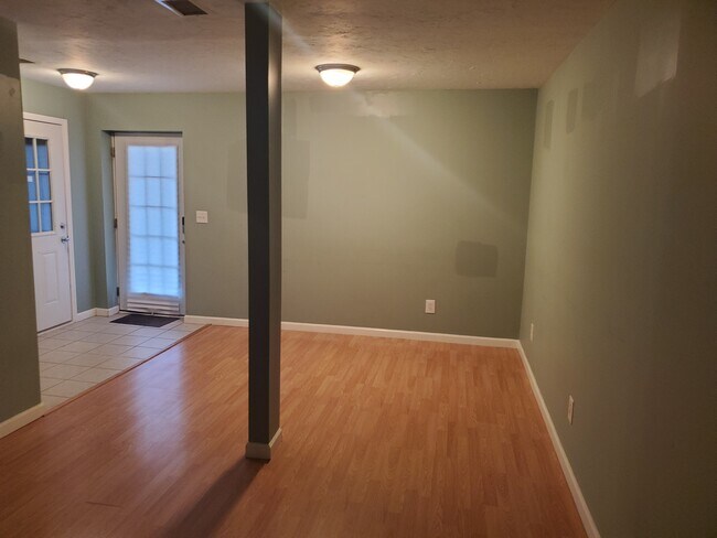 Photo - 239 Senator Dr