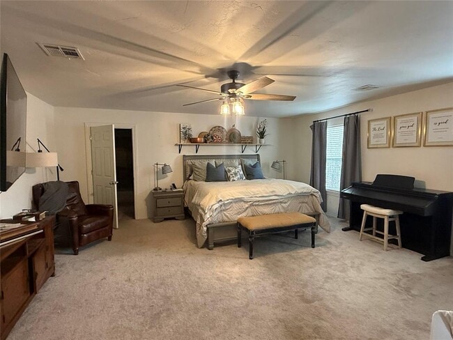 Photo - 4900 N College Ave