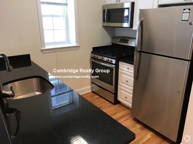 Building Photo - 73 Langdon St Unit 1T Rental