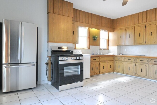 Building Photo - 7 Orient Ave Rental